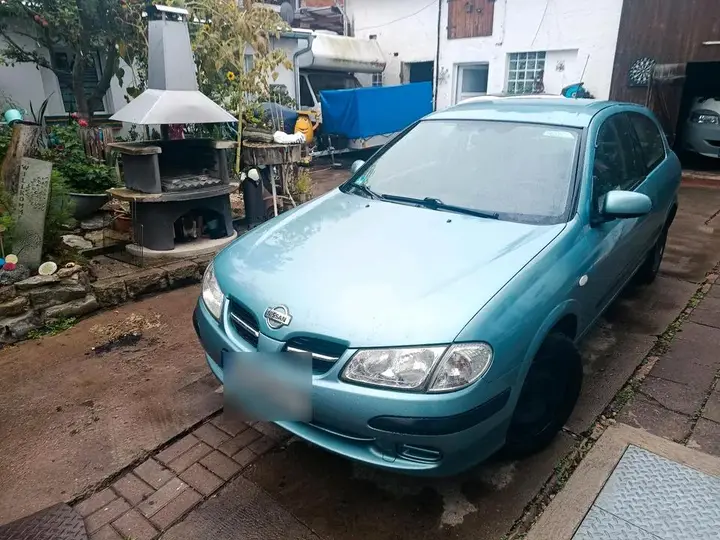 Nissan Almera