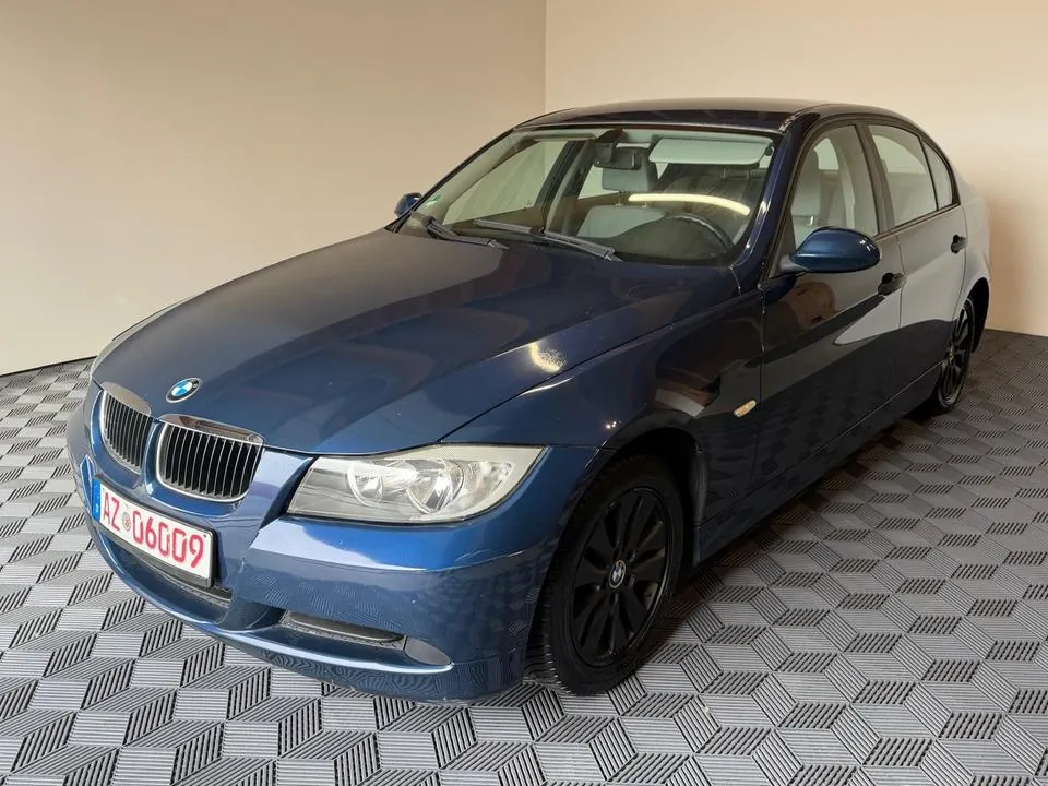 BMW 318I