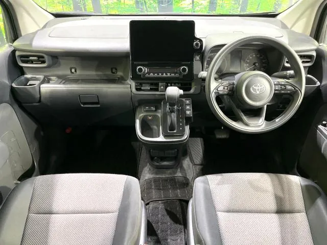Toyota Sienta 2024 photo 2