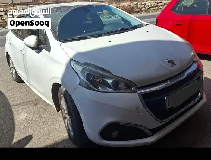 Peugeot E-208 2018 photo 2