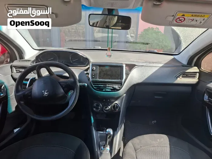 Peugeot E-208 2018 photo 3