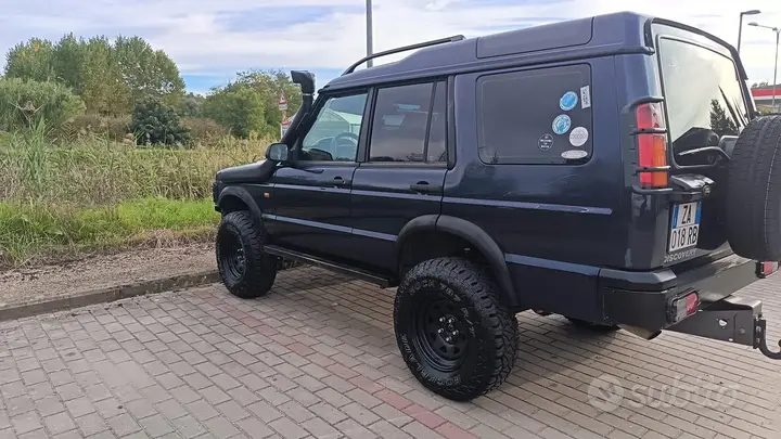 Land Rover Discovery 2003 photo 2