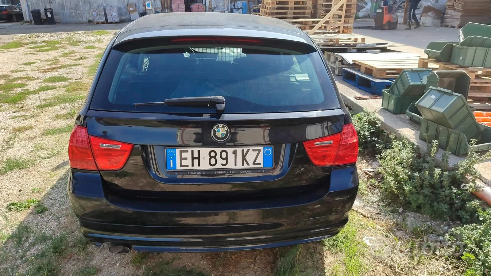 BMW E91 2011 photo 3