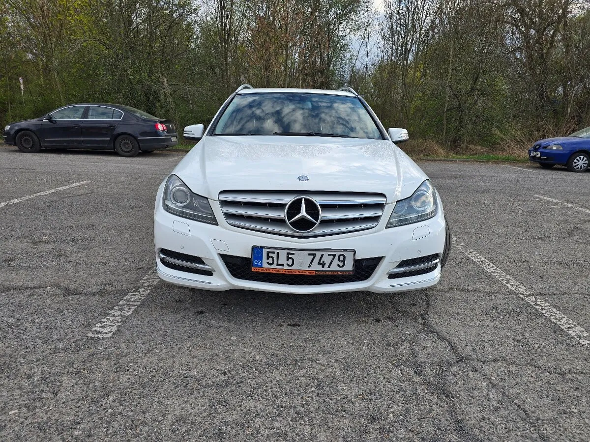 Mercedes-Benz C250 2012 photo 2