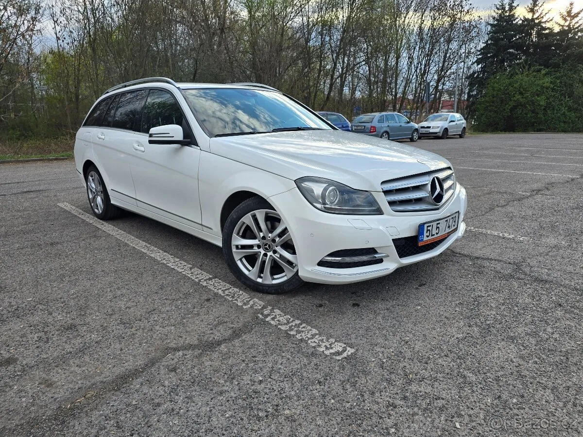 Mercedes-Benz C250 2012 photo 3