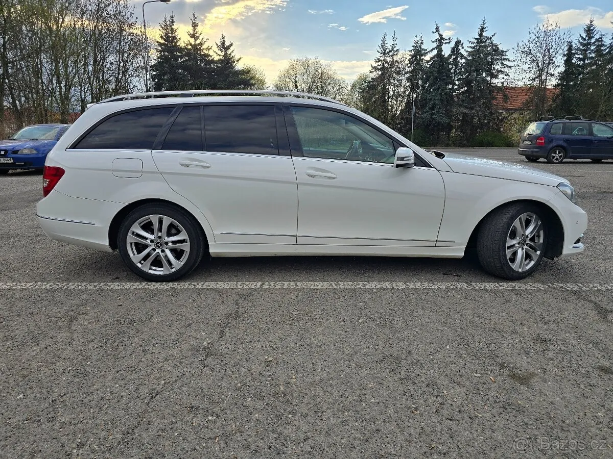 Mercedes-Benz C250 2012 photo 4
