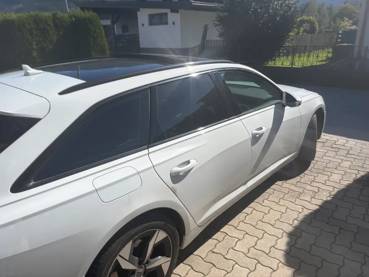 Audi A6 2022 photo 2