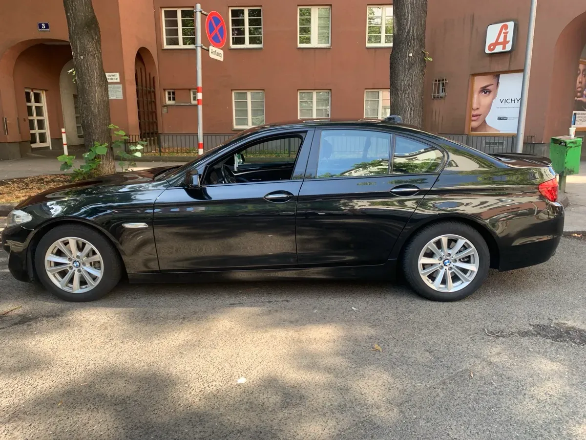 BMW 5 Series 2010 photo 3