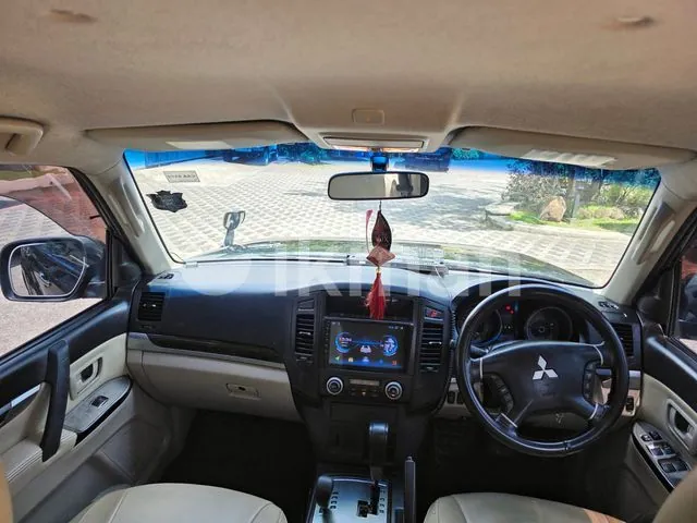 Mitsubishi Montero 2013 photo 5
