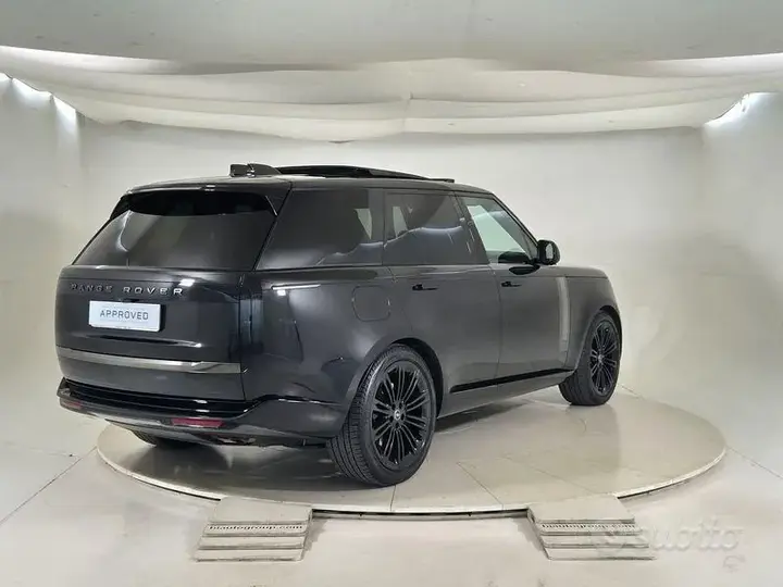 Land Rover Range Rover 2023 photo 2