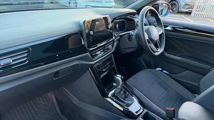 Volkswagen T-Roc 2025 photo 2