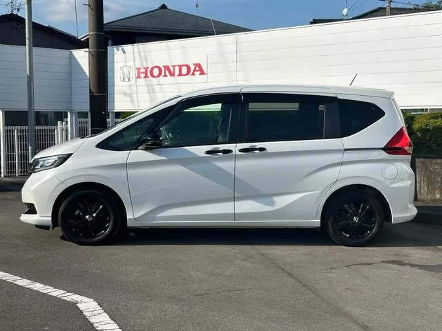 Honda Freed 2024 photo 3