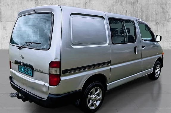 Toyota Hiace 2004 photo 5