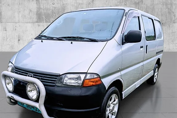 Toyota Hiace 2004 photo 3