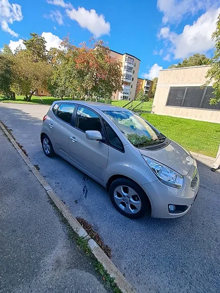 Kia Venga 2011 photo 2