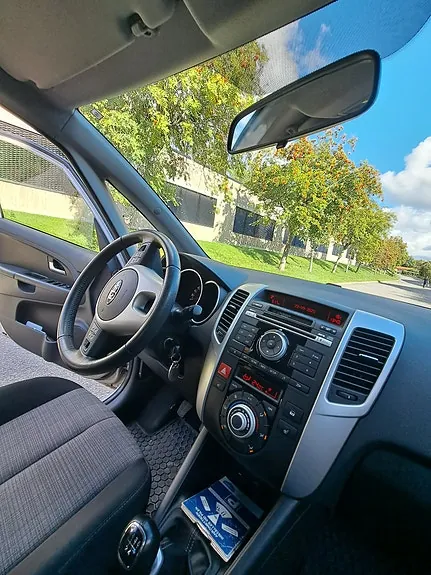 Kia Venga 2011 photo 5