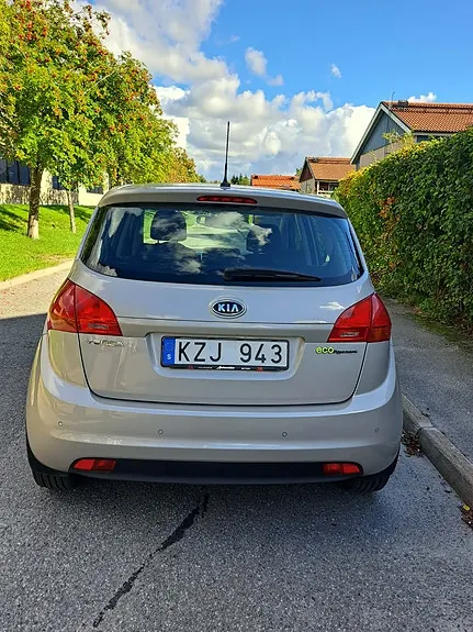 Kia Venga 2011 photo 4