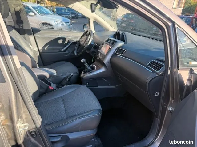 Toyota Verso 2016 photo 3