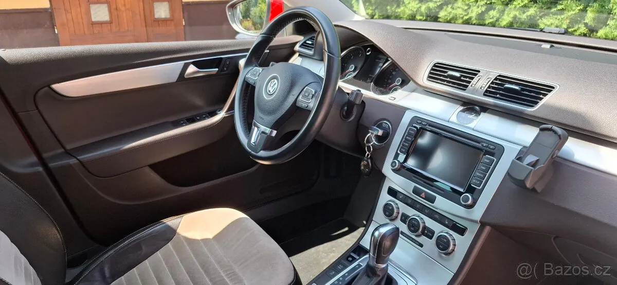 Volkswagen Passat 2014 photo 2