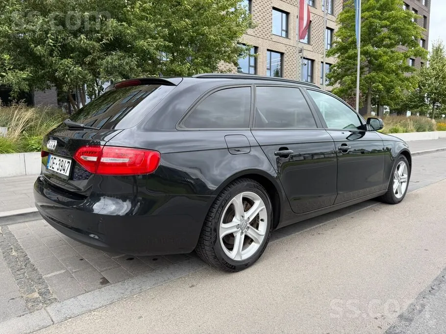 Audi A4 2013 photo 2