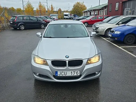 BMW 320I 2009 photo 4