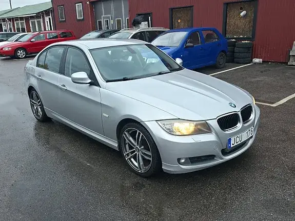 BMW 320I 2009 photo 3