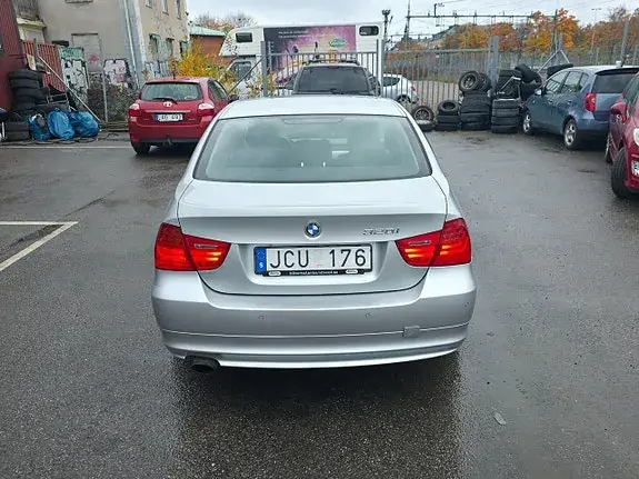 BMW 320I 2009 photo 5