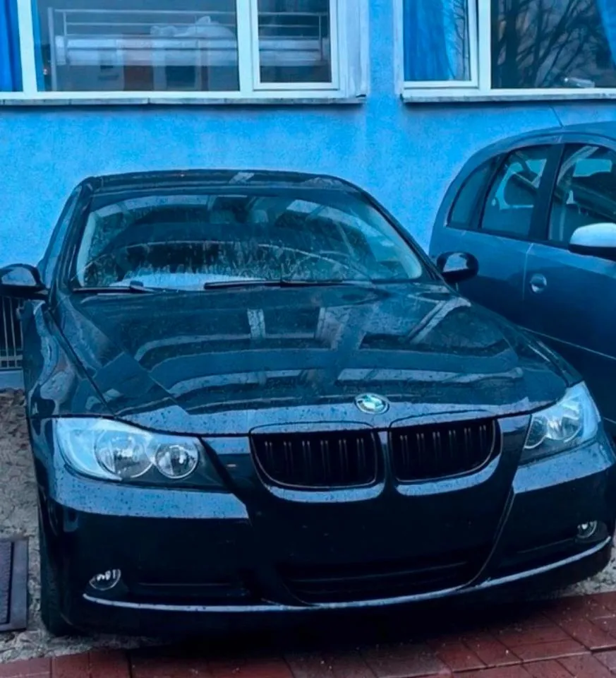 BMW 318I E90