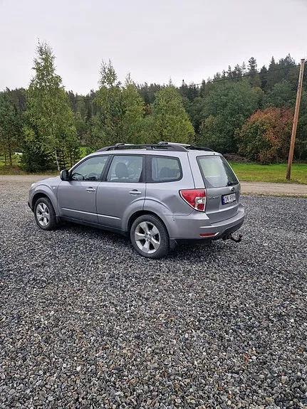 Subaru Forester 2010 photo 3