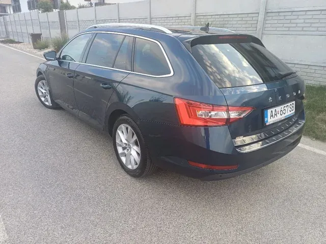 Skoda Superb Combi 2021 photo 2