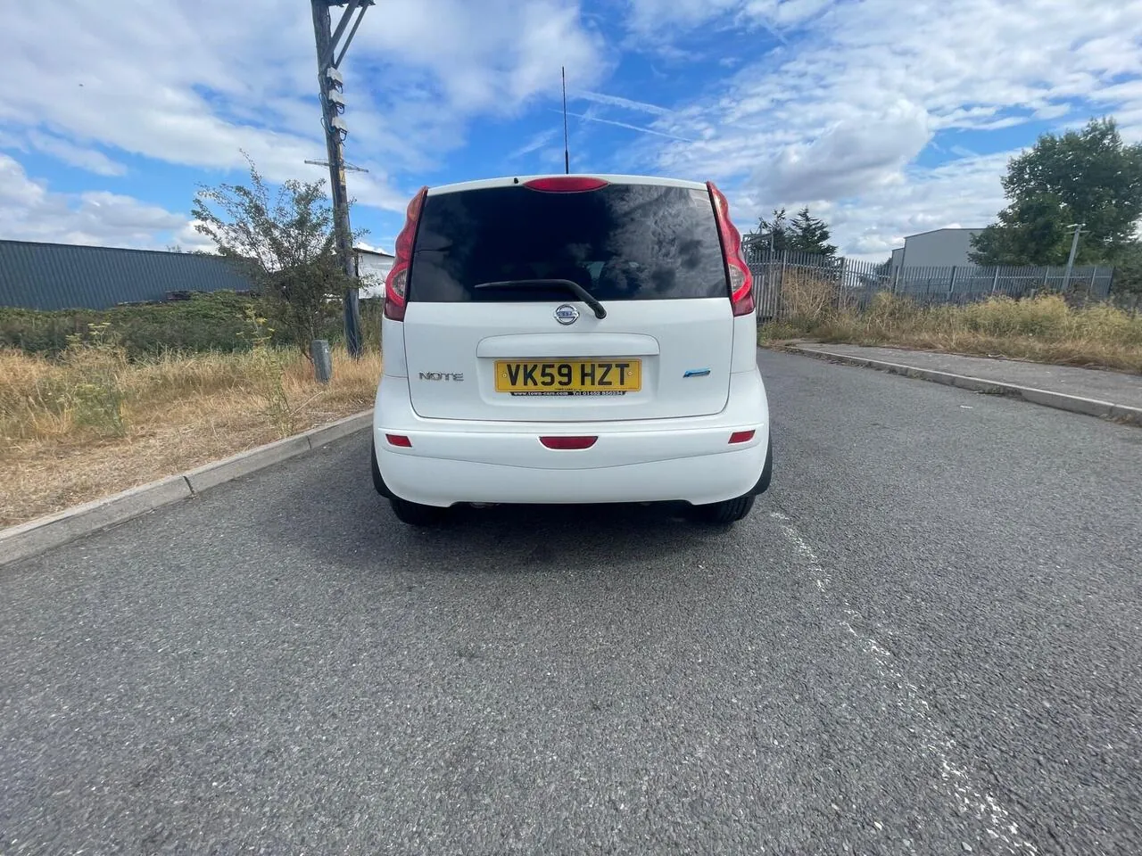 Nissan Note 2009 photo 4