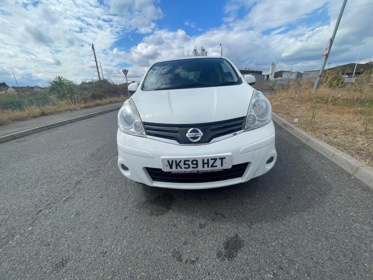 Nissan Note 2009 photo 2