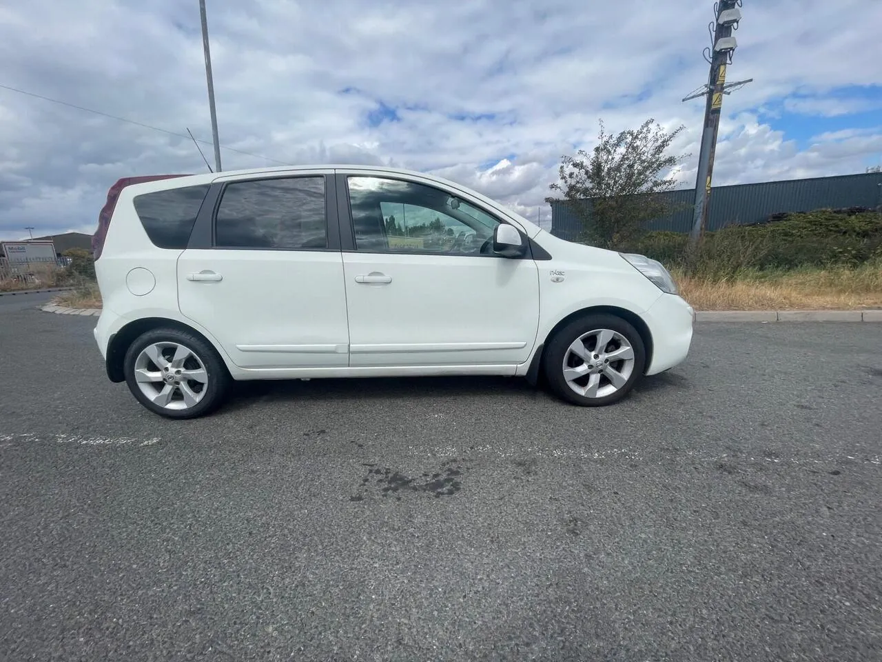 Nissan Note 2009 photo 5