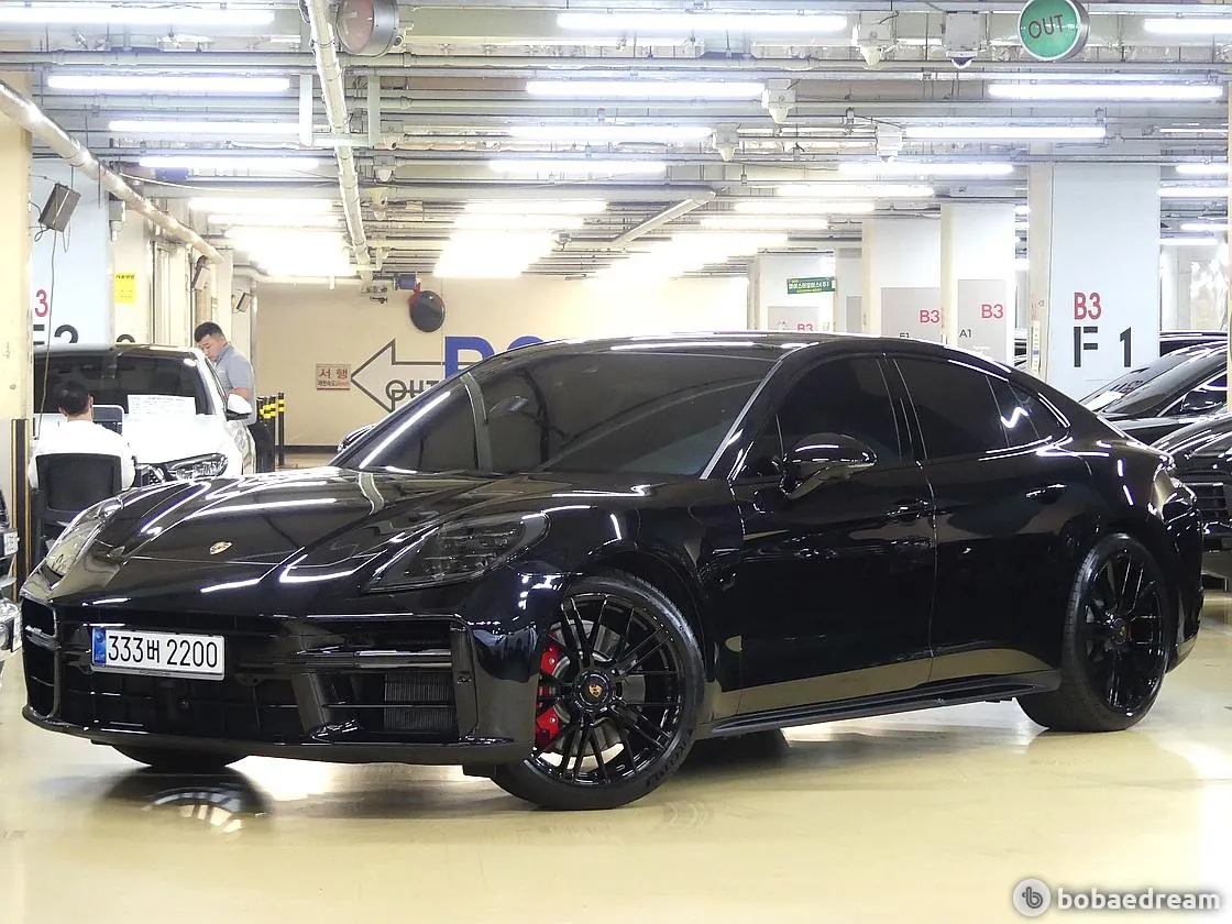Porsche Panamera 2025 photo 2