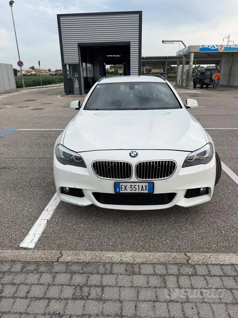 BMW 5 Series 2012 photo 2
