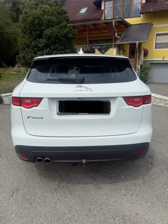 Jaguar F-Pace 2019 photo 2