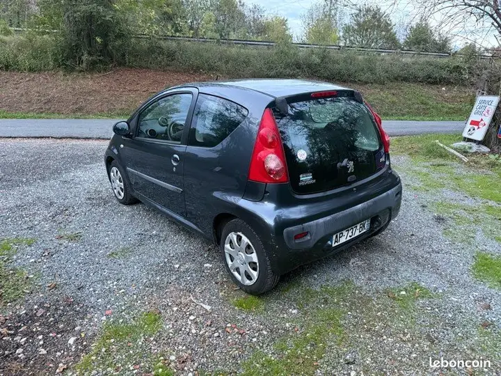 Peugeot 107 2010 photo 3