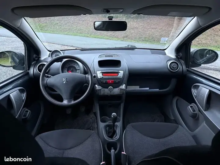 Peugeot 107 2010 photo 5
