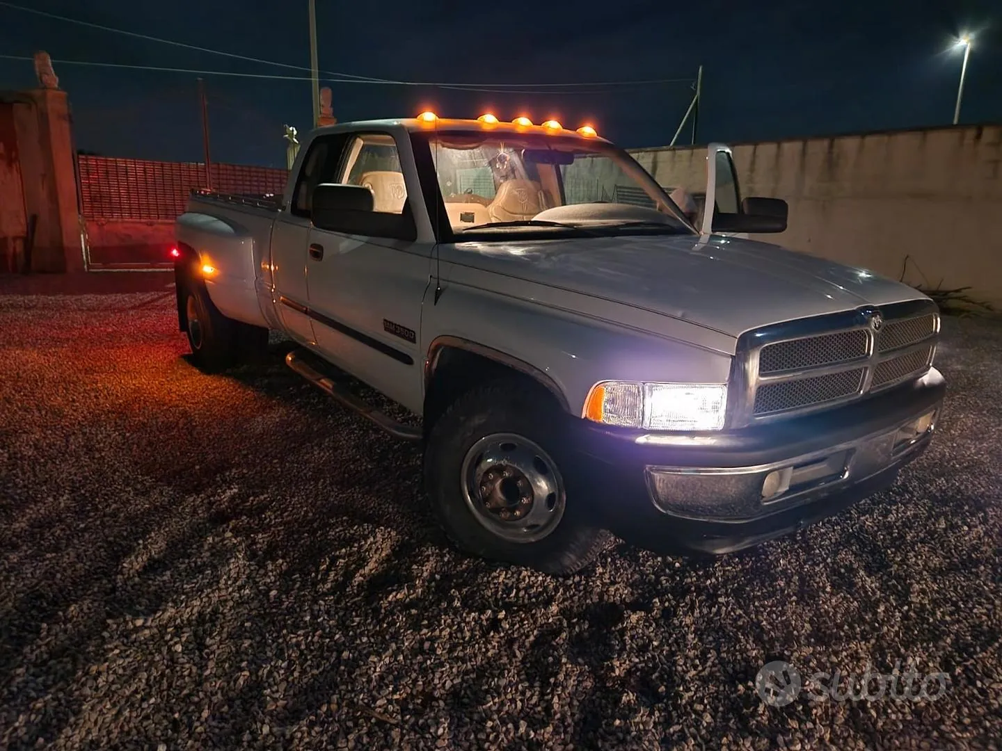 Dodge Ram 3500 2001 photo 2