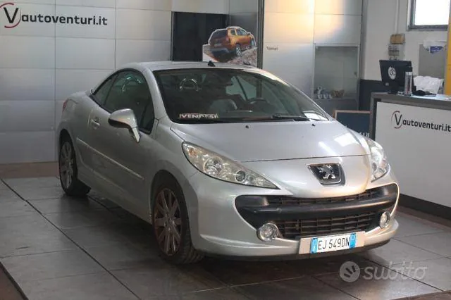 Peugeot 207 2011 photo 3