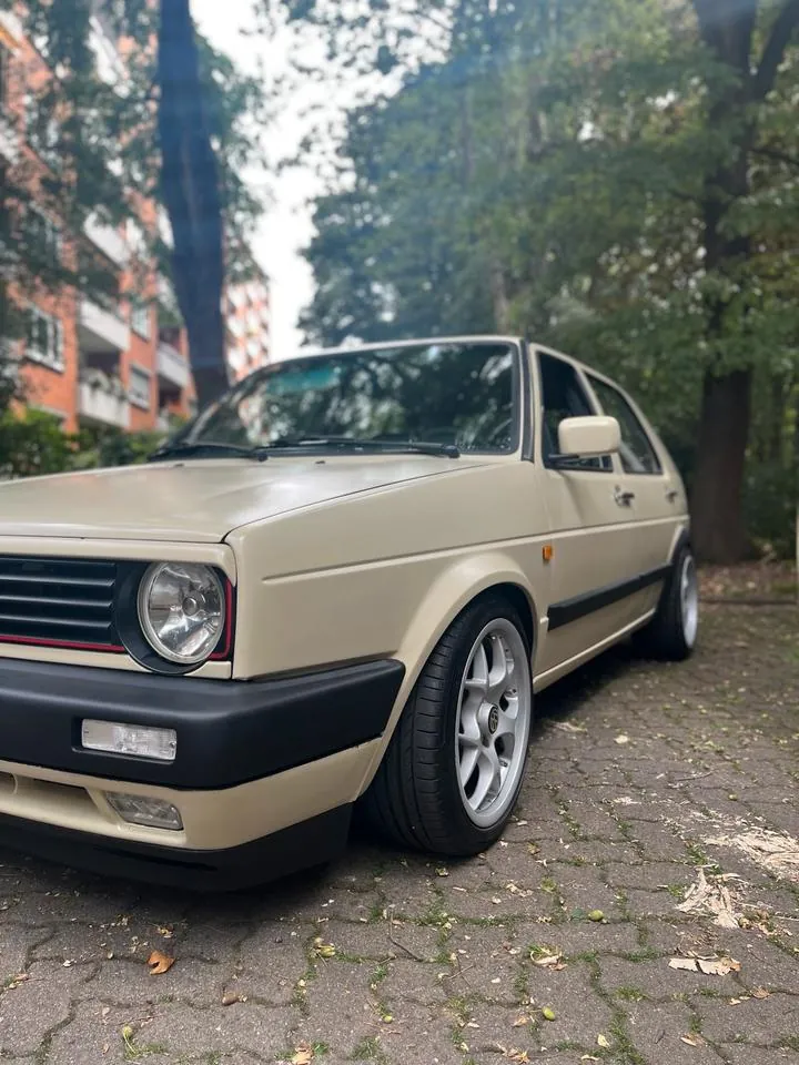 Volkswagen Golf 2