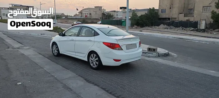 Hyundai Accent 2012 photo 2