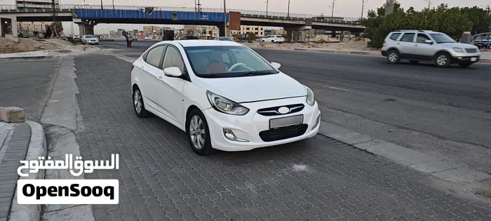 Hyundai Accent 2012 photo 4
