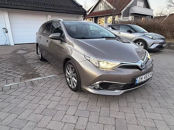 Toyota Auris 2016 photo 2