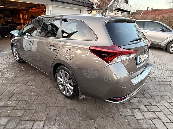 Toyota Auris 2016 photo 5