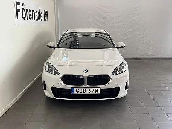 BMW 120 2026 photo 2