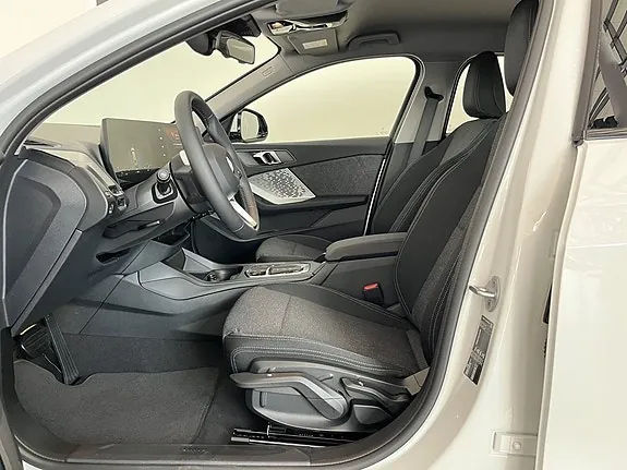 BMW 120 2026 photo 5