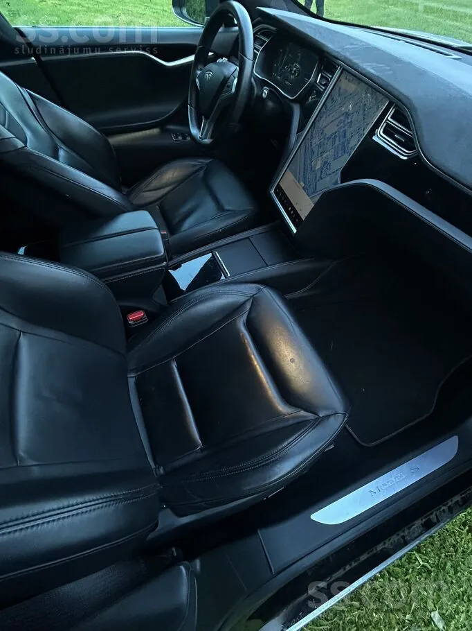 Tesla Model S 2015 photo 5