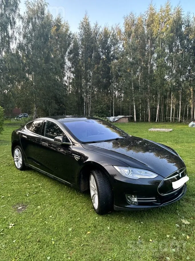 Tesla Model S 2015 photo 2