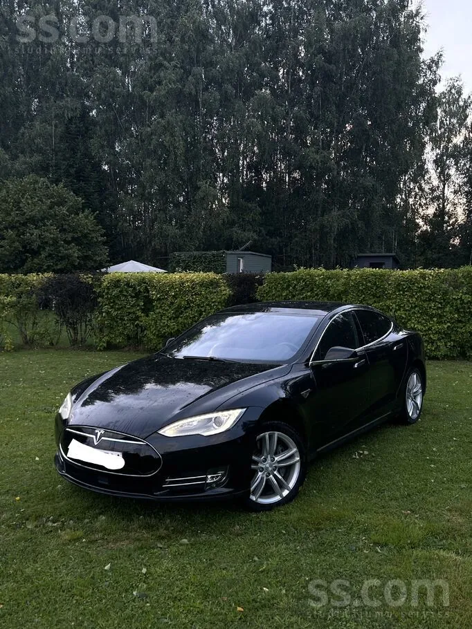 Tesla Model S 2015 photo 3